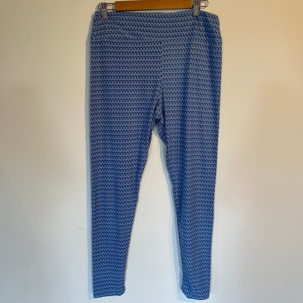 20% off 3+ items LuLaRoe cute leggings in Tall & Curvy. NEVER WORN!